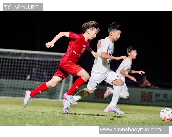 华坤足球携手青少年培养计划助力中国足球未来发展与国际交流 华坤足球携手青少年培养计划助力中国足球未来发展与国际交流